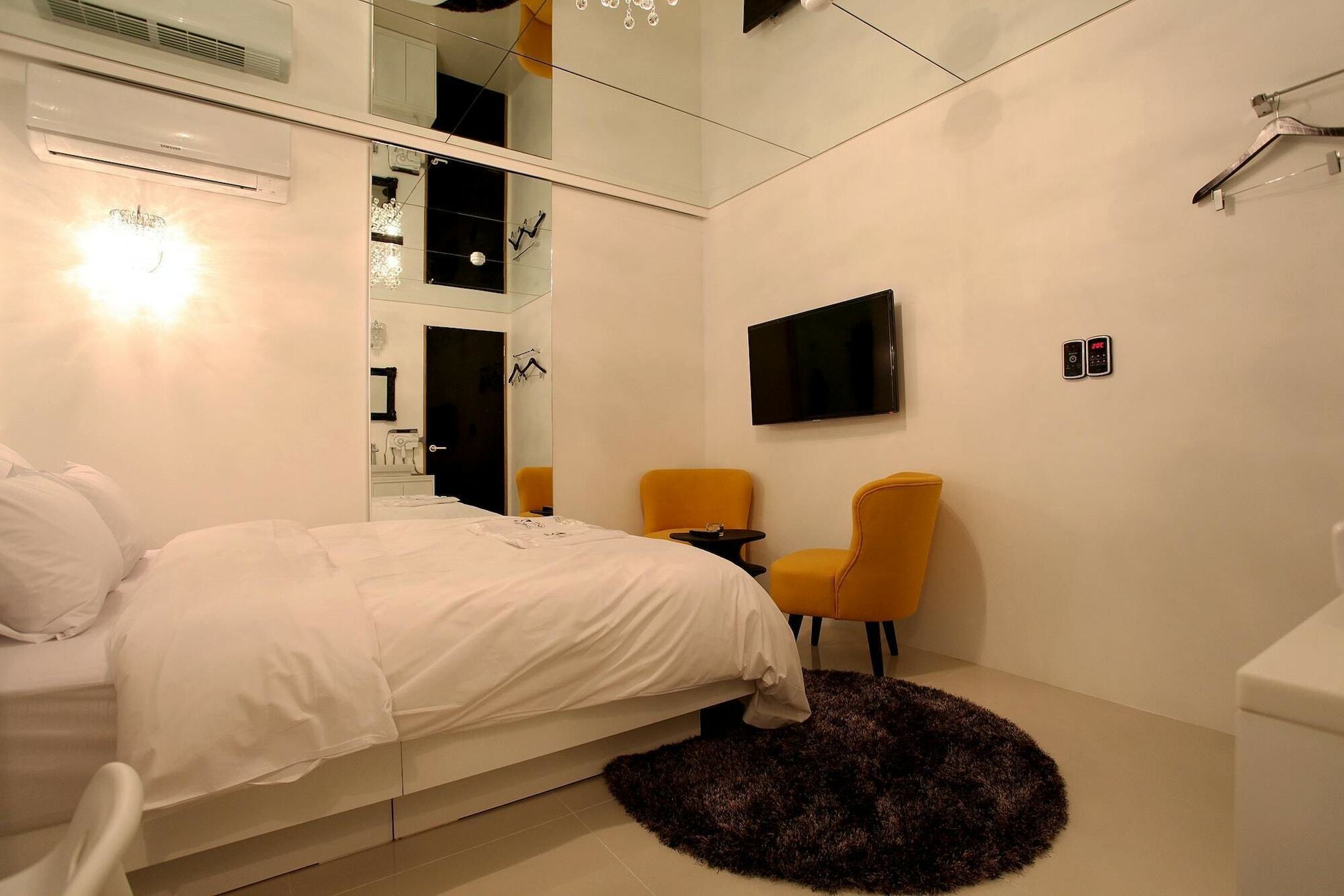 Lush Hotel Seoul Eksteriør billede